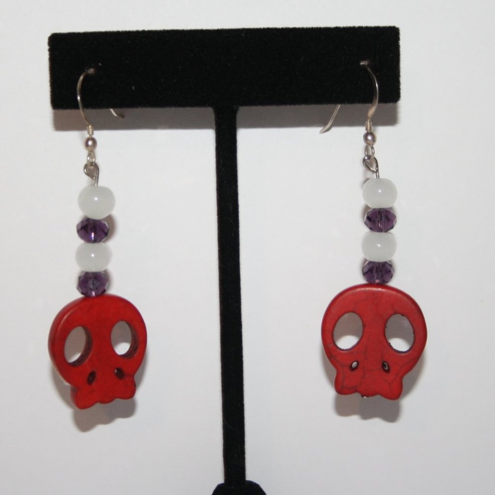 Red stone skull drop earrings nwot